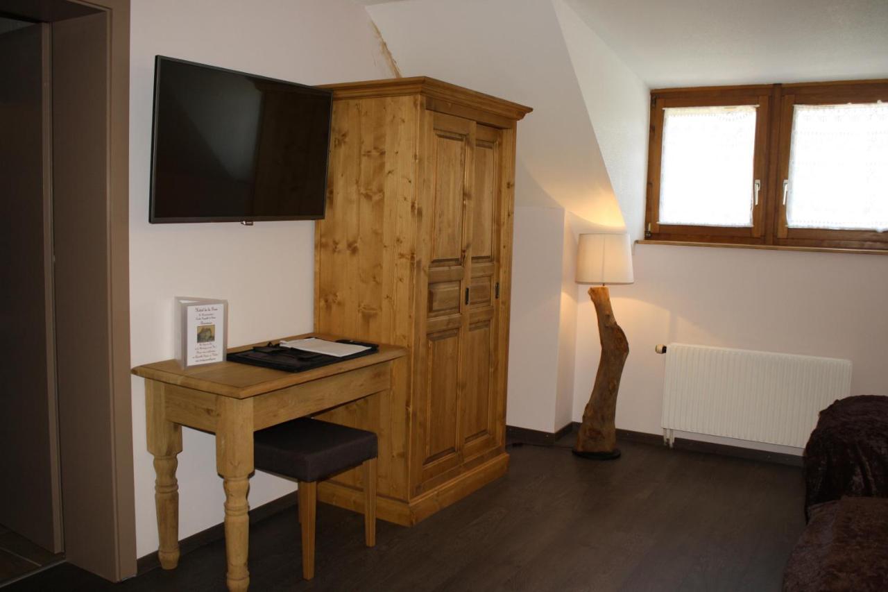 Hotel De La Gare Monthey Exterior photo